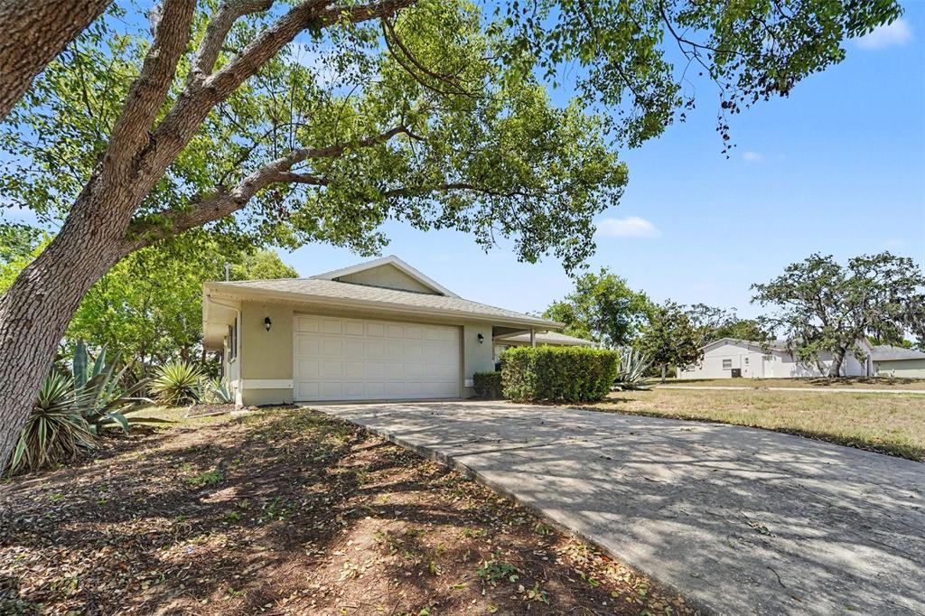 10161 Heathcliff Street Spring Hill, FL 34608 - Photo 2 of 15