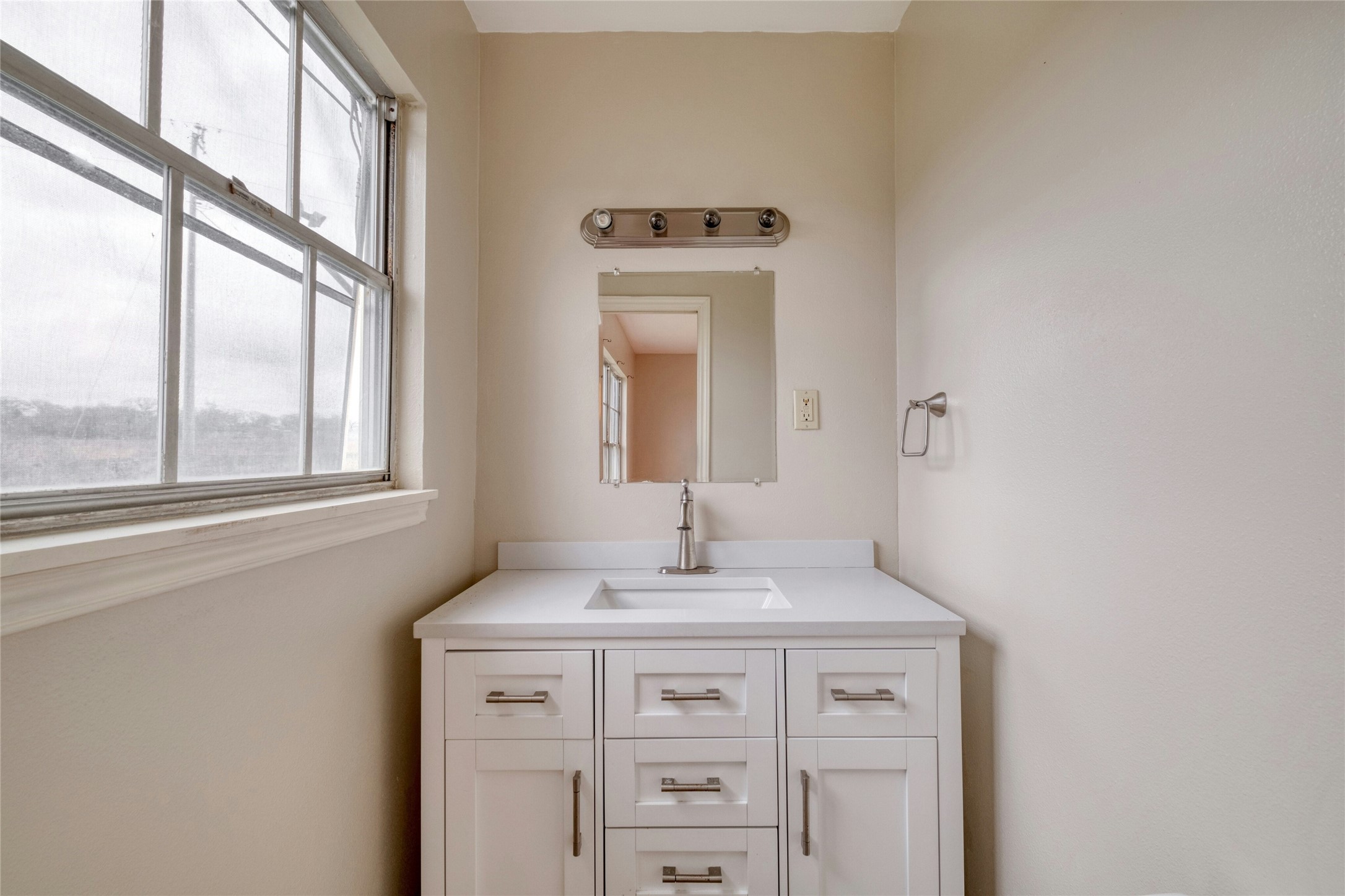 103 Robin Lane Luling, TX 78648 - Photo 22 of 40