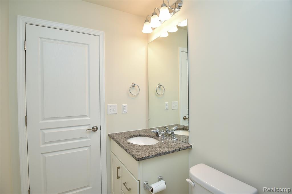 2888 Glenbar Circle Rochester, MI 48307 - Photo 32 of 38