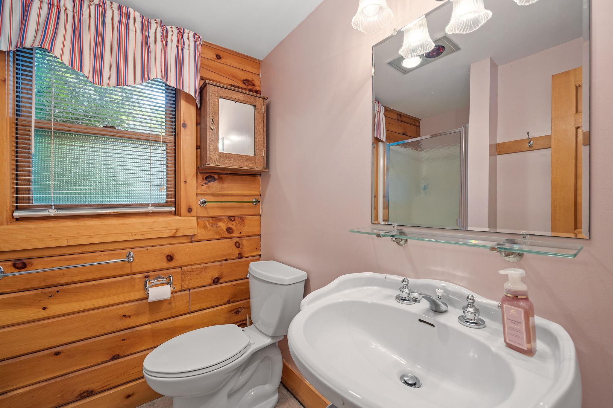 72 Circle Point Road Sanbornton, NH 03269 - Photo 19 of 40