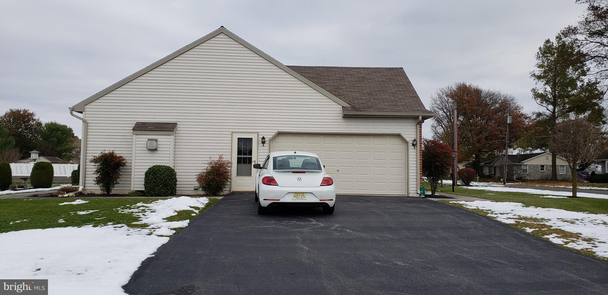 90 Rock Road Ephrata, PA 17522 - Photo 41 of 43 Side / Garage