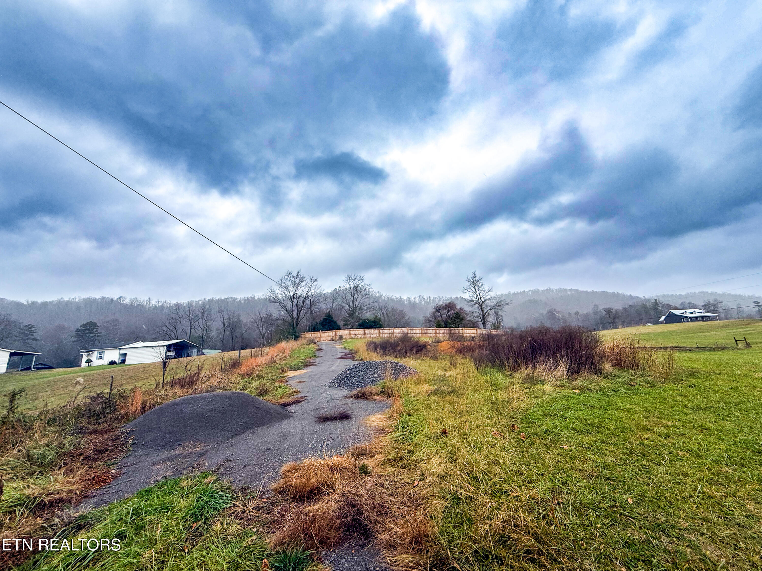 2015 Tater Valley Road Washburn, TN 37888 - Photo 2 of 4 IMG_4224