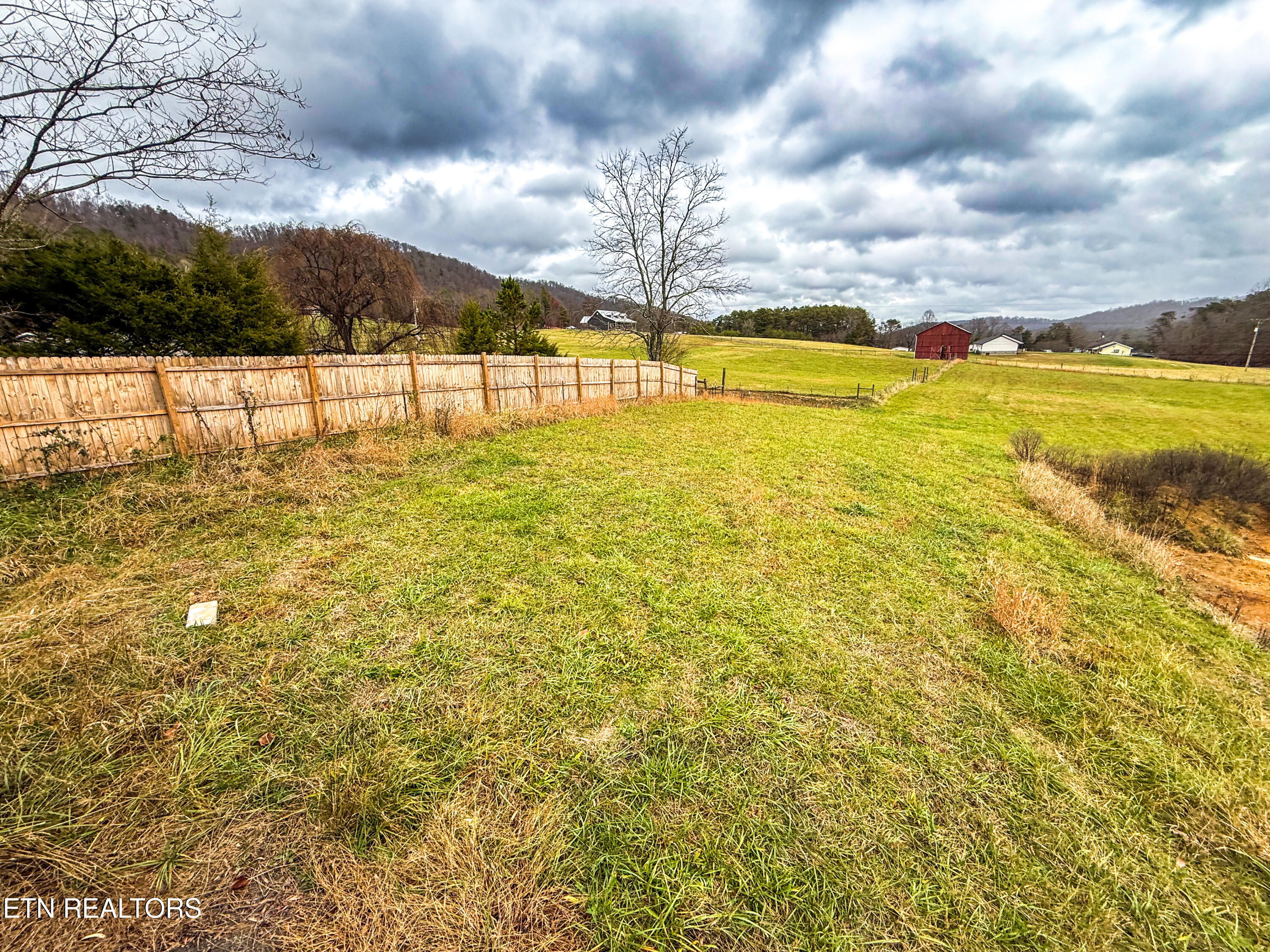 2015 Tater Valley Road Washburn, TN 37888 - Photo 4 of 4 IMG_4226
