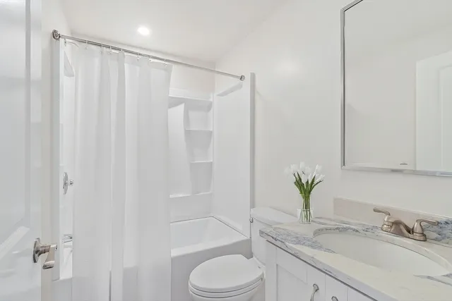 $1,050,000 | 206 West Main Street, Unit 8, Georgetown, MA 01833