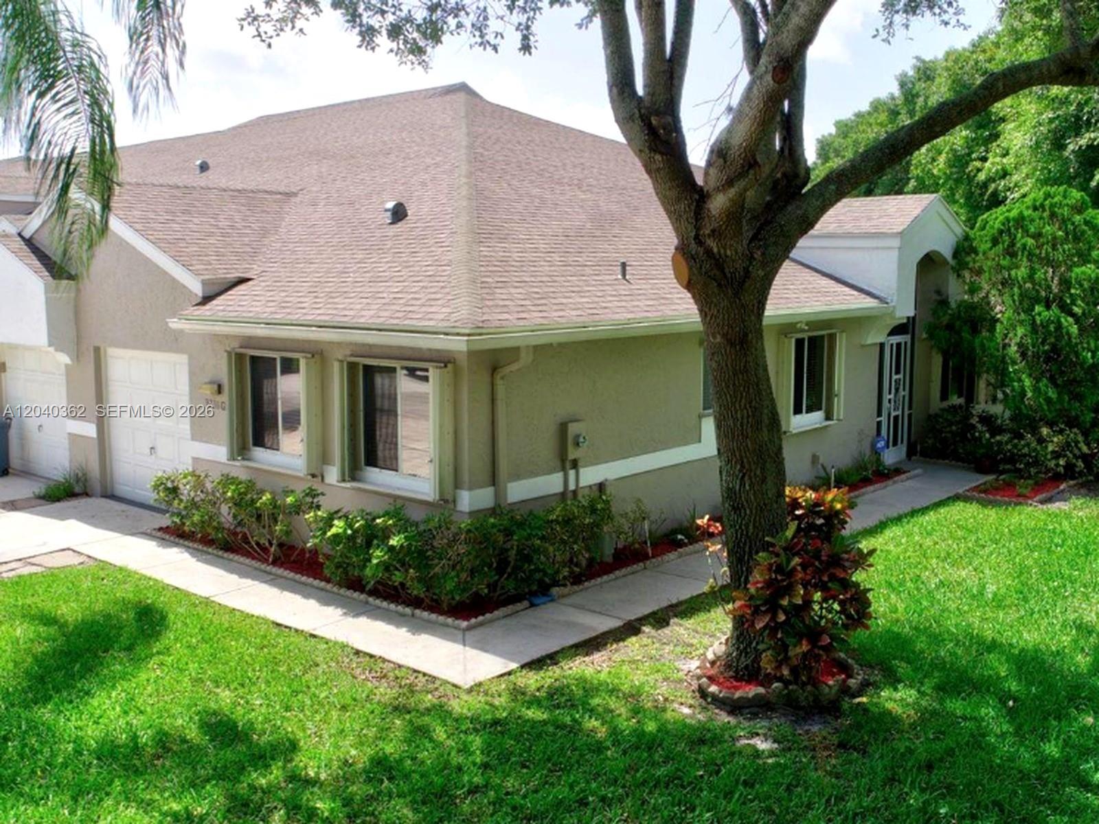 9238 Vineland Court, Unit G Boca Raton, FL 33496 - Photo 2 of 12