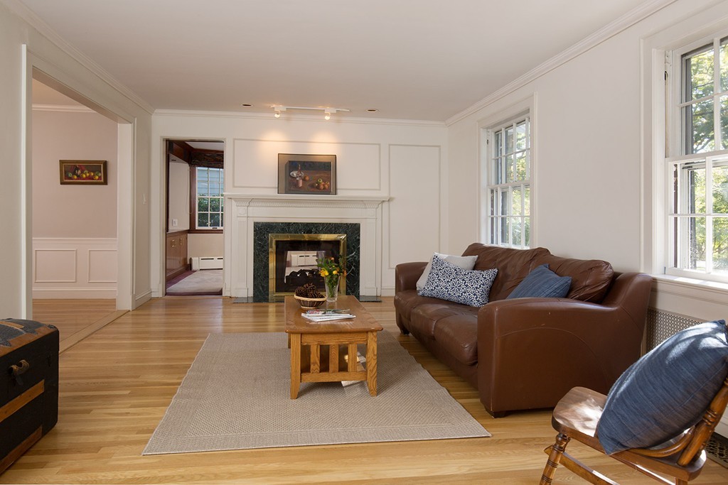 60 Dwhinda Road Newton, MA 02468 - Photo 2 of 8