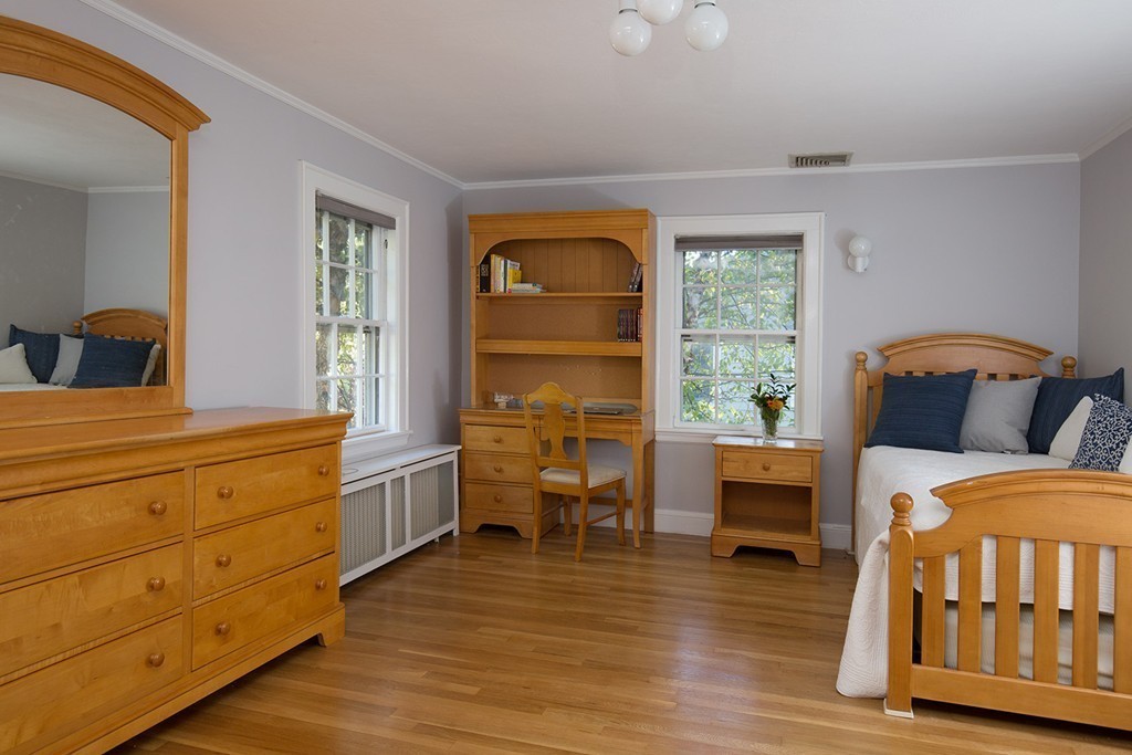 60 Dwhinda Road Newton, MA 02468 - Photo 7 of 8