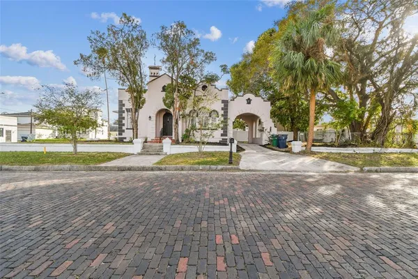 $4,500 | 2102 West La Salle Street, Tampa, FL 33607