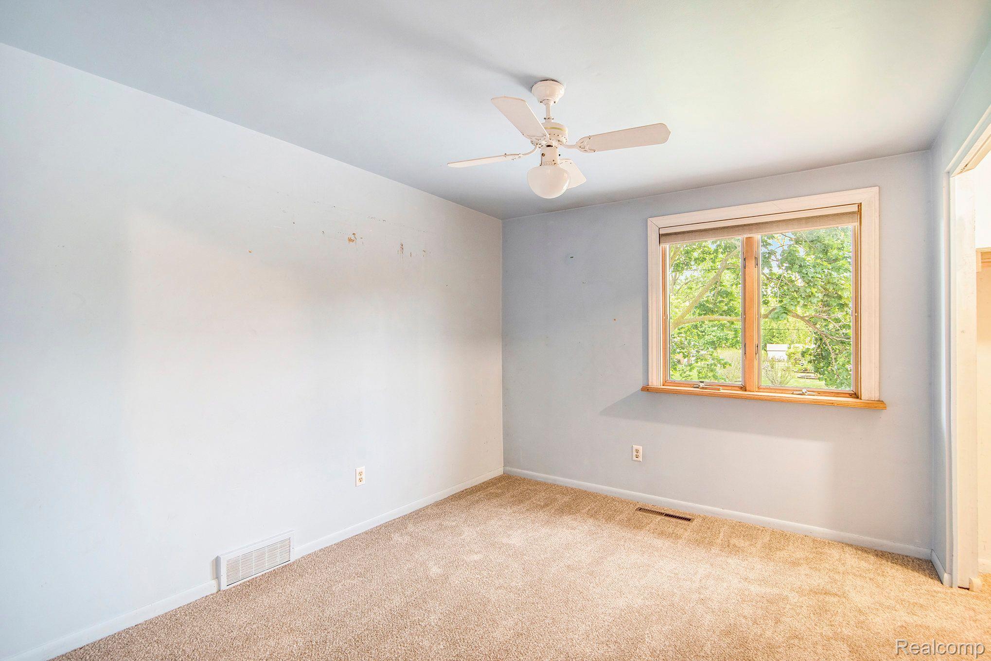 2037 North Long Lake Road Fenton, MI 48430 - Photo 19 of 38 Gallery Image 19