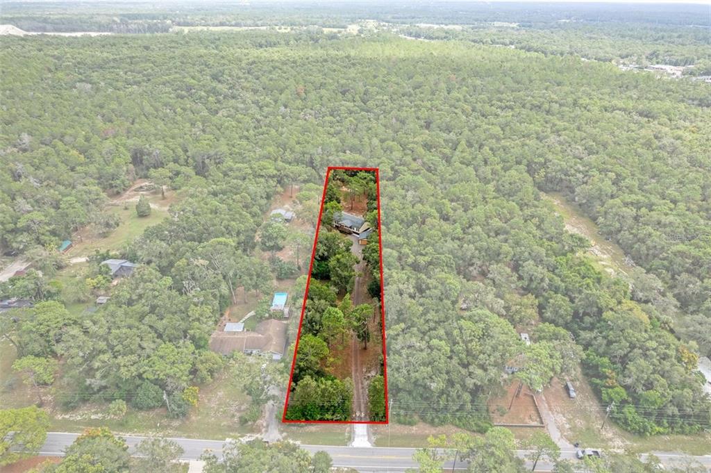 8192 Fort Dade Avenue Brooksville, FL 34601 - Photo 34 of 34 a bathroom with a shower