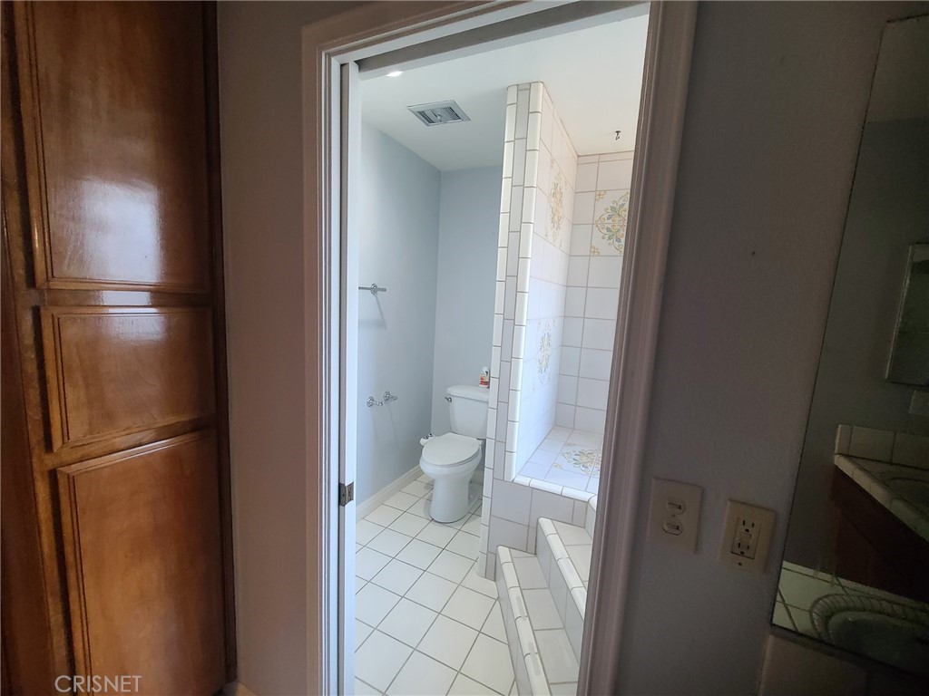 20090 Modoc Road Apple Valley, CA 92308 - Photo 22 of 23 a bathroom with a toilet