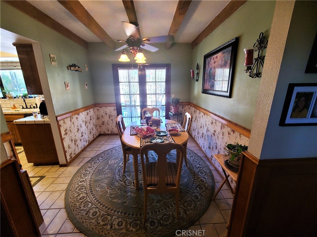 20090 Modoc Road Apple Valley, CA 92308 - Photo 8 of 23 a view of a livingroom and dining room