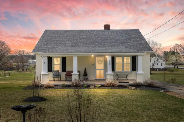 $299,900 | 151 Stuart Avenue, Stuarts Draft, VA 24477