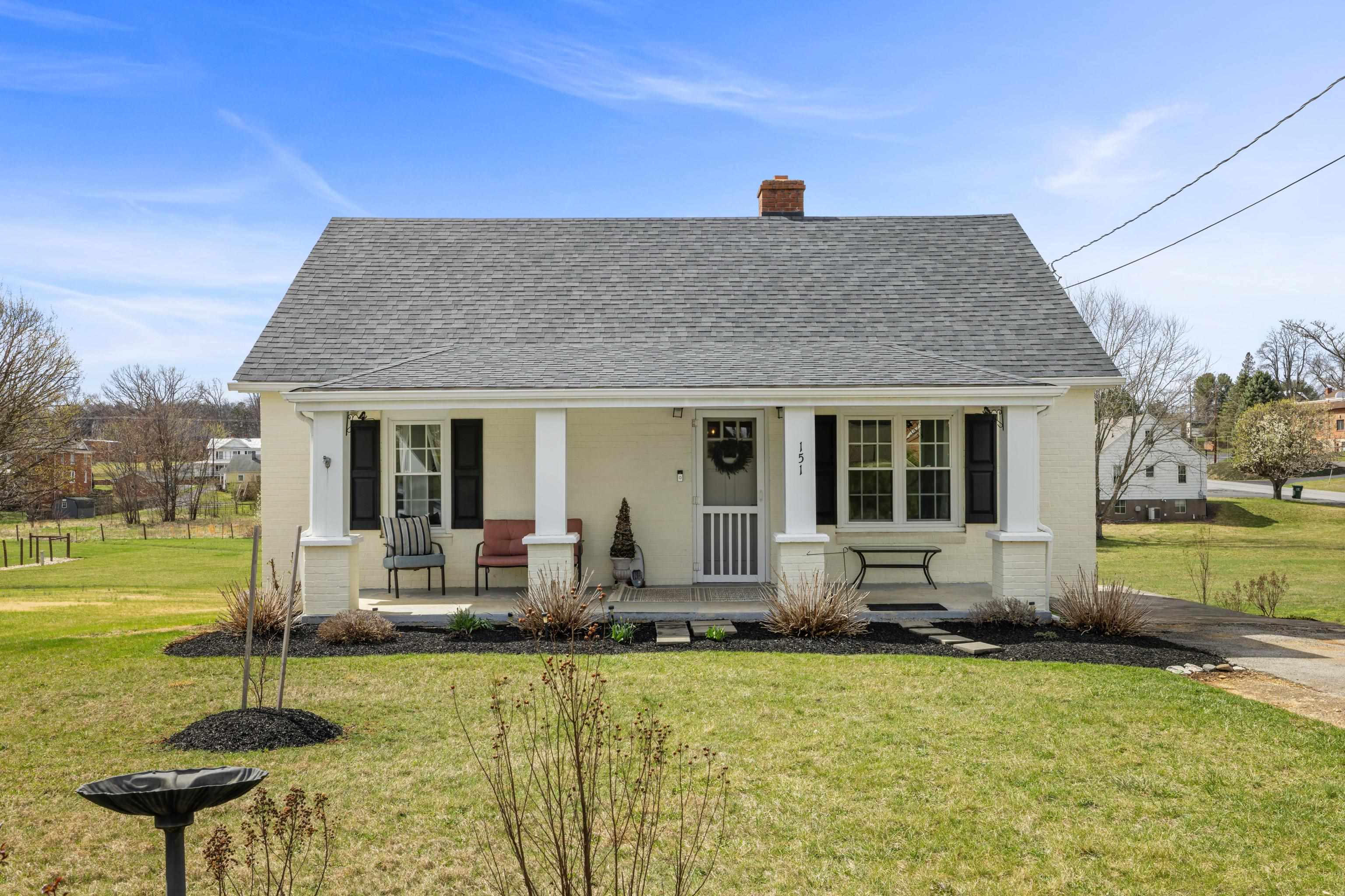 151 Stuart Avenue Stuarts Draft, VA 24477 - Photo 5 of 75