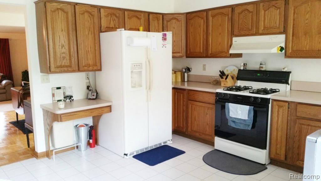 40357 Guilford Novi, MI 48375 - Photo 10 of 30