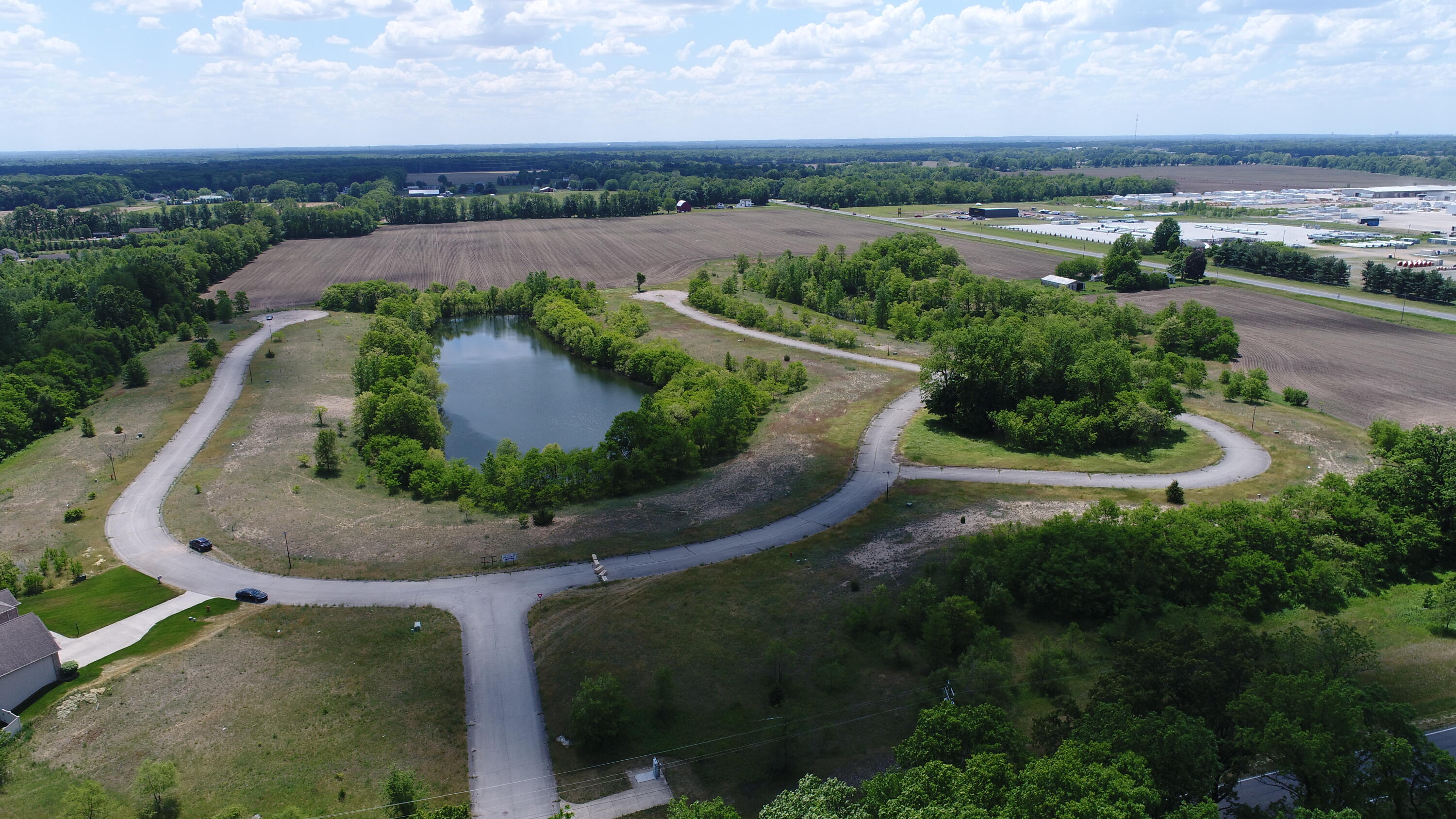 2 Ashley Road Edwardsburg, MI 49112 - Photo 7 of 16 Entrance to Michiana Shores