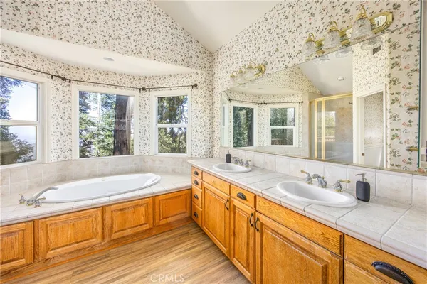 $798,000 | 295 Fairway Drive, Lake Arrowhead, CA 92352