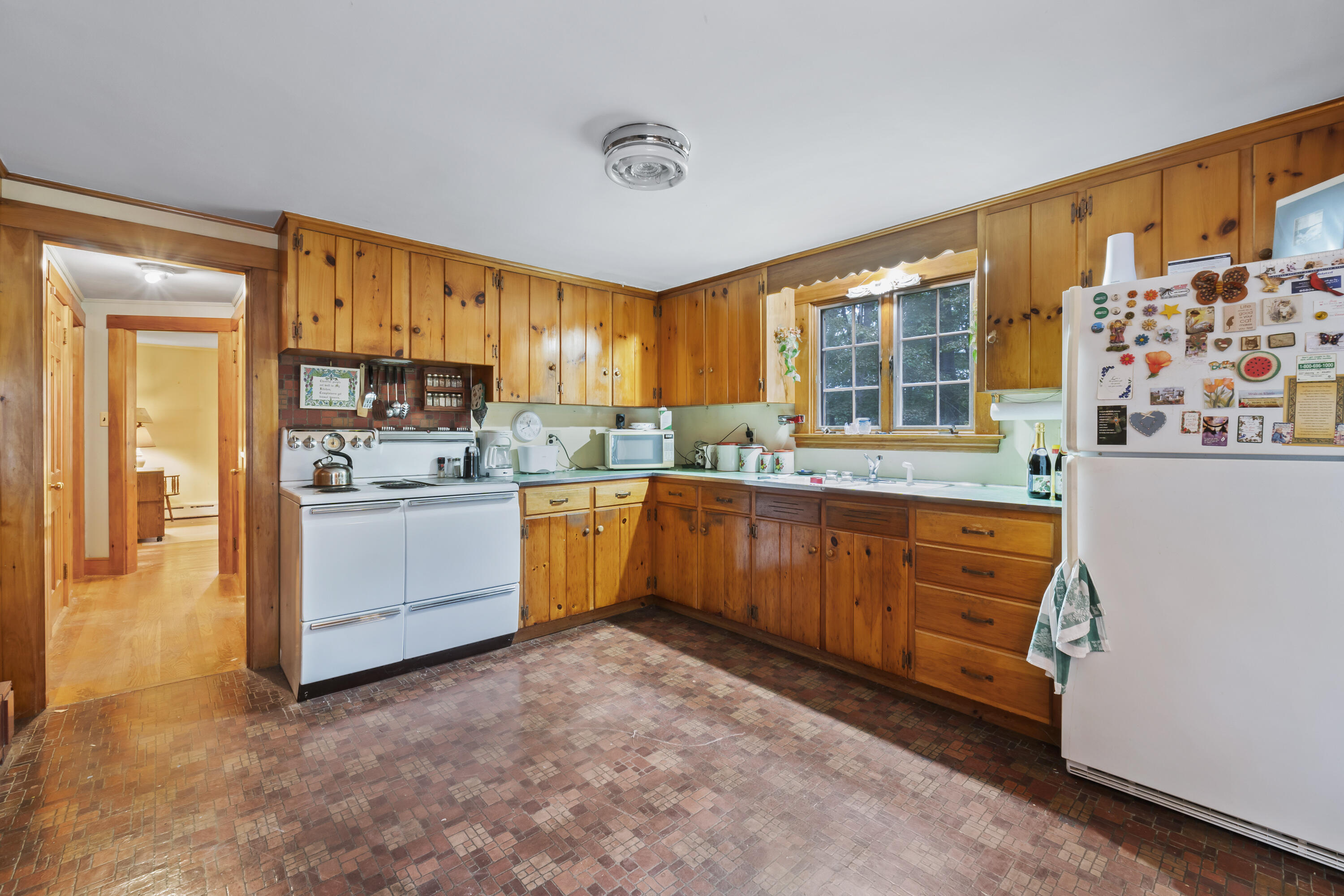 20 Cape Neddick Road York, ME 03909 - Photo 8 of 28 Kitchen b