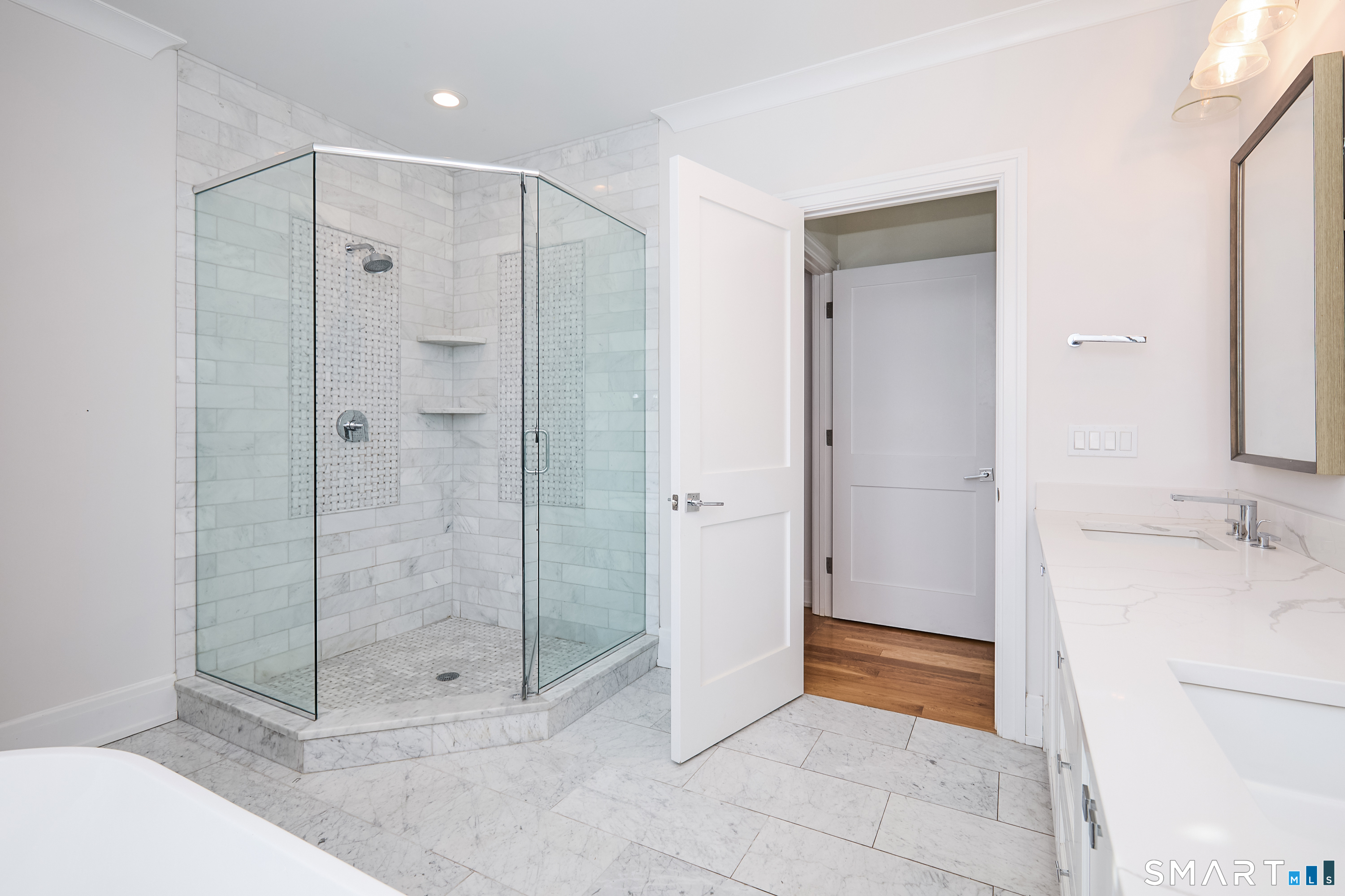 70 Meadow Ridge Road Fairfield, CT 06890 - Photo 17 of 40