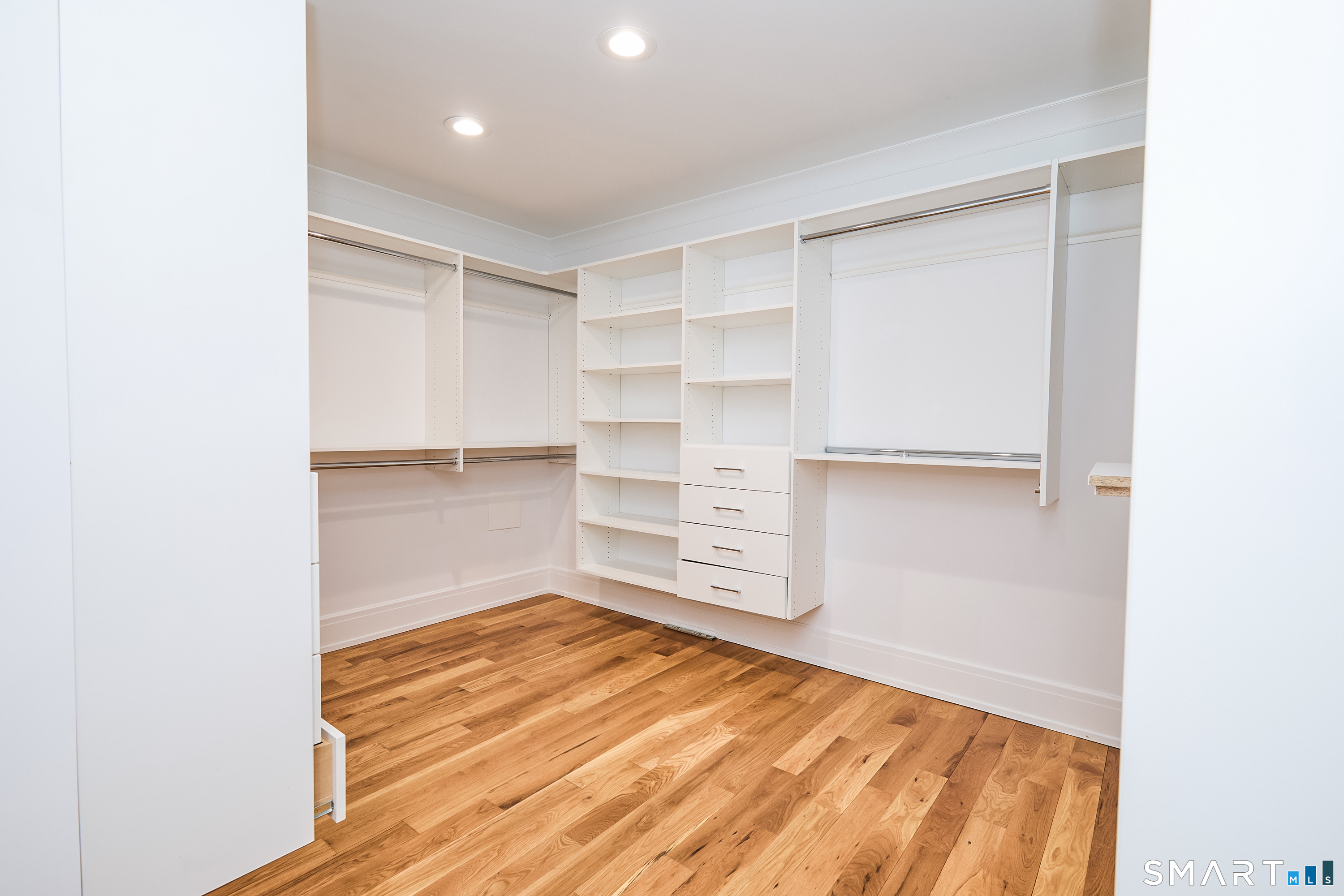 70 Meadow Ridge Road Fairfield, CT 06890 - Photo 20 of 40