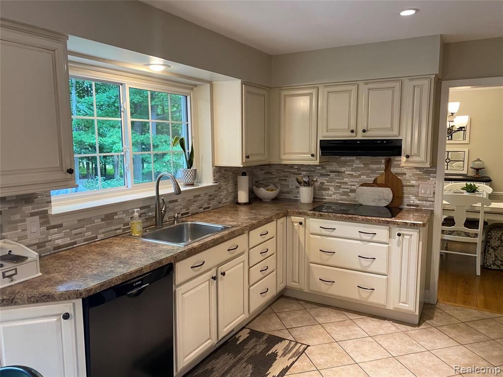 1317 Sandy Ridge Drive Rochester Hills, MI 48306 - Photo 28 of 43