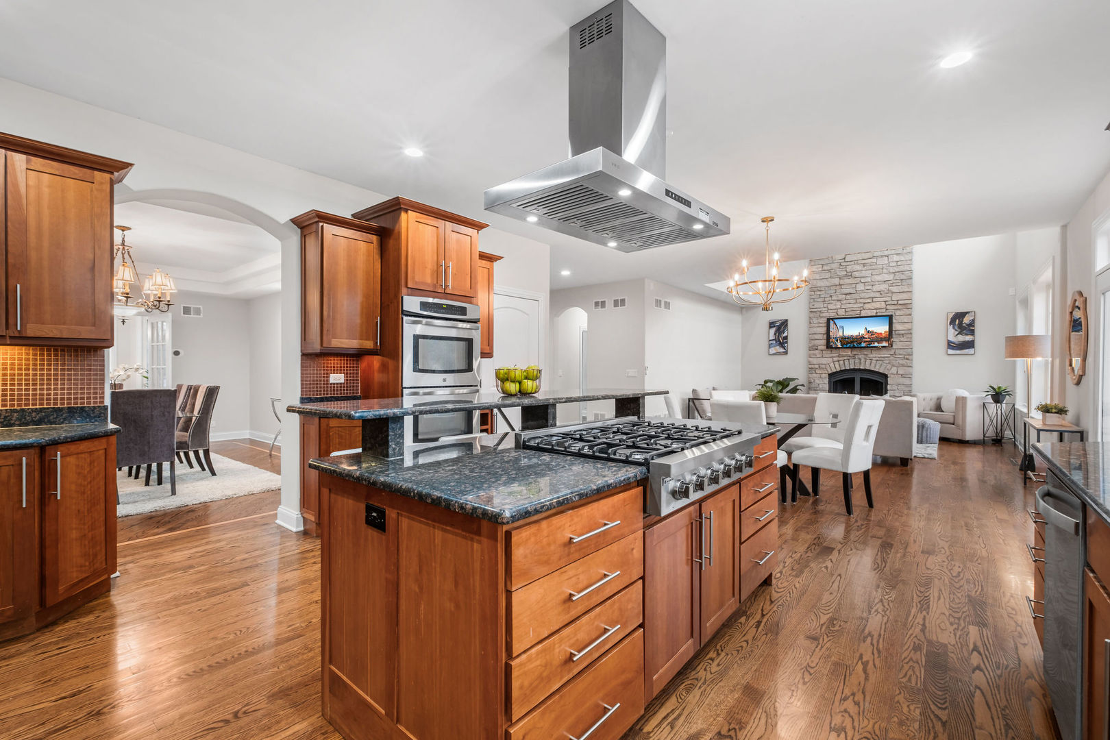 3202 Dell Place Glenview, IL 60025 - Photo 8 of 45