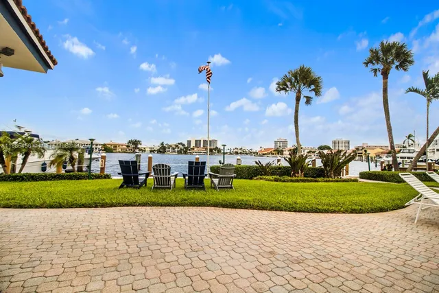 a view of a golf course