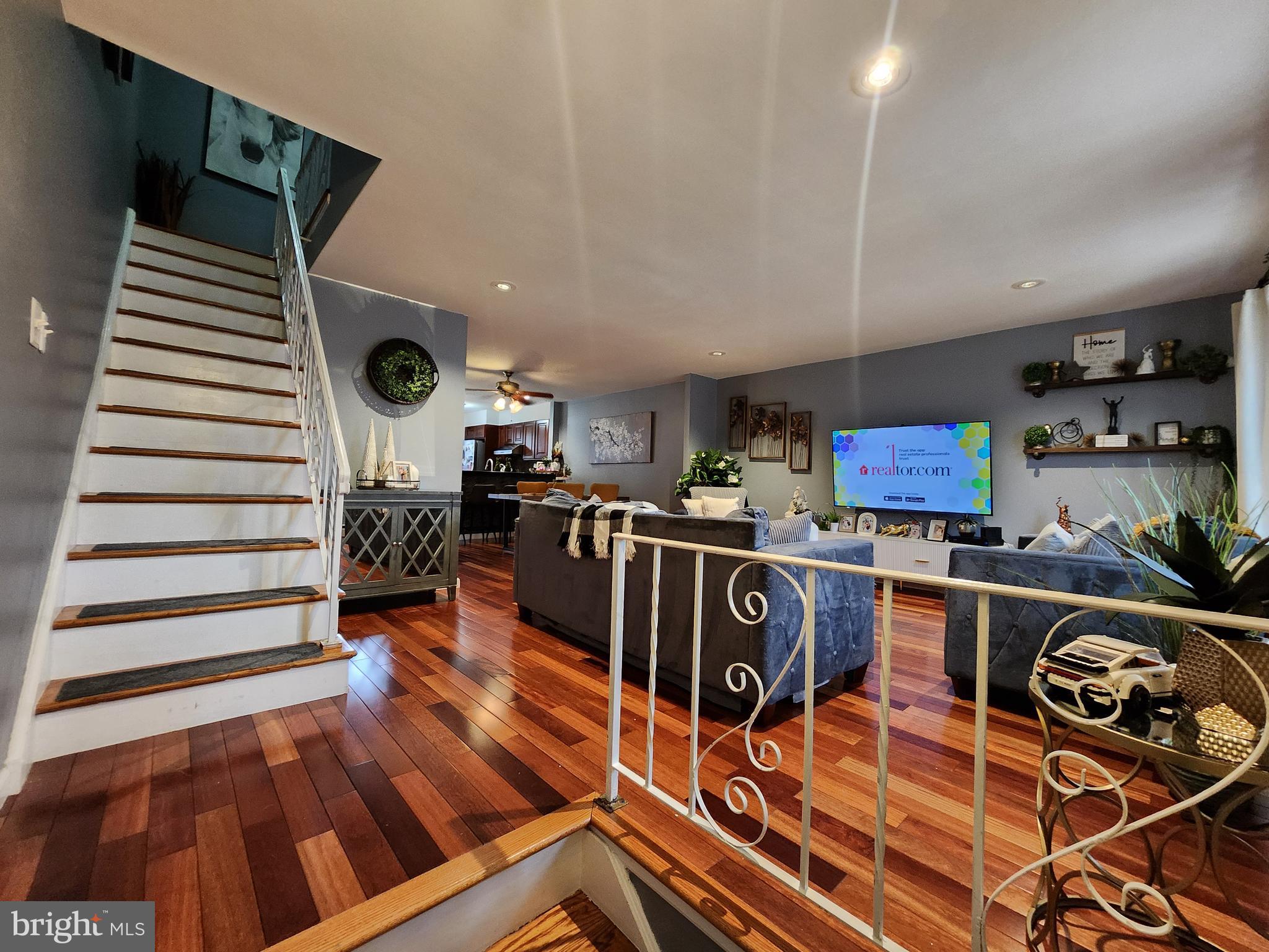 9985 South Canterbury Road Philadelphia, PA 19114 - Photo 4 of 19