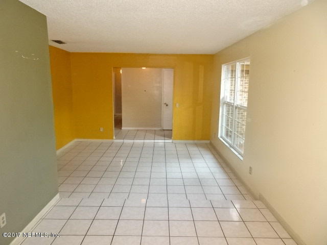 living and dining room pic 2