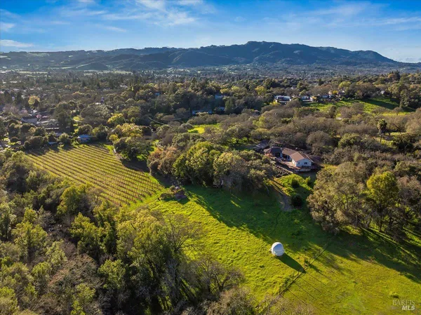 $2,495,000 | 1000 Siesta Way, Sonoma, CA 95476