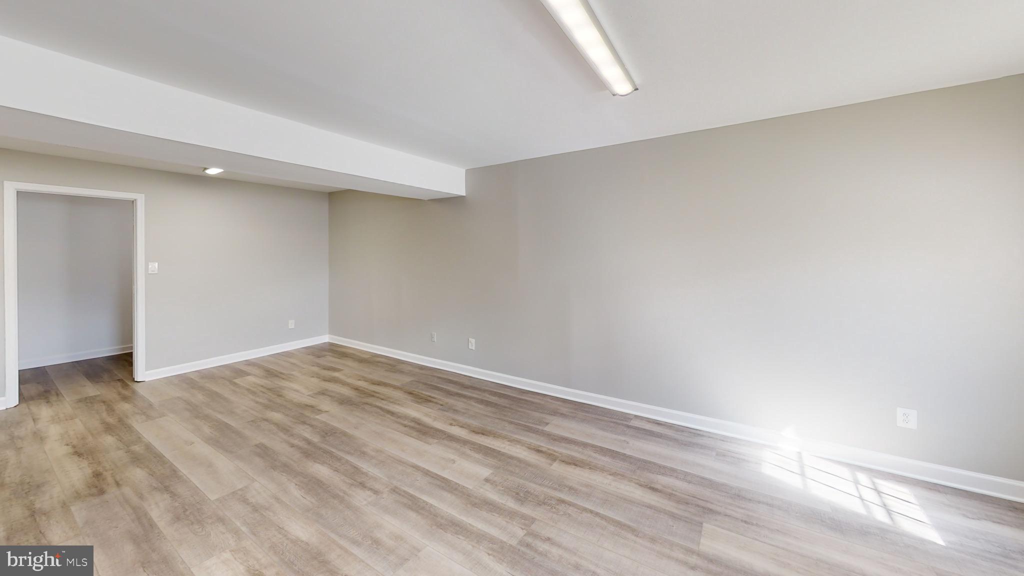 43392 Wayside Circle Ashburn, VA 20147 - Photo 38 of 41