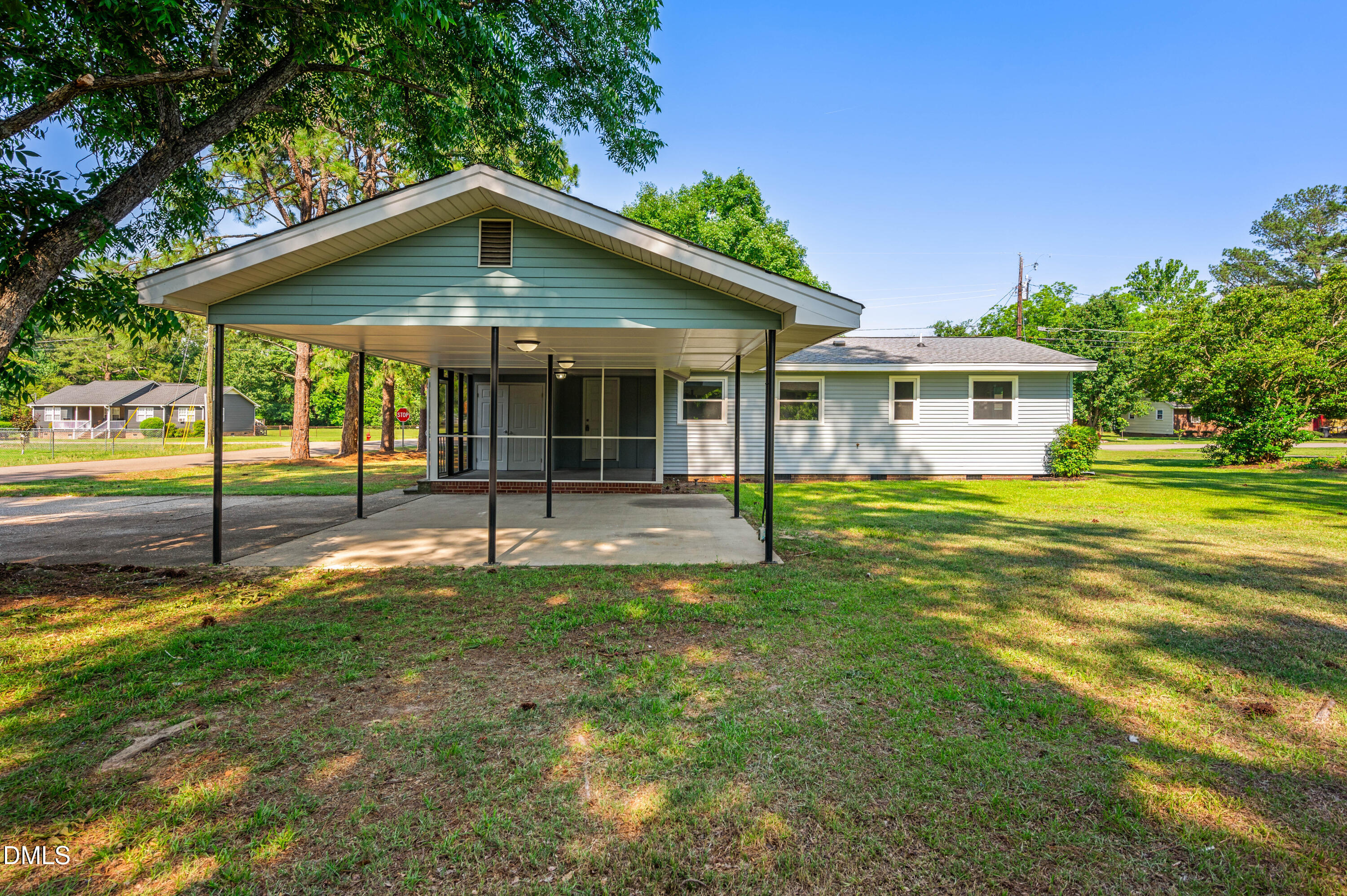 317 North Wright Street Raeford, NC 28376 - Photo 4 of 29
