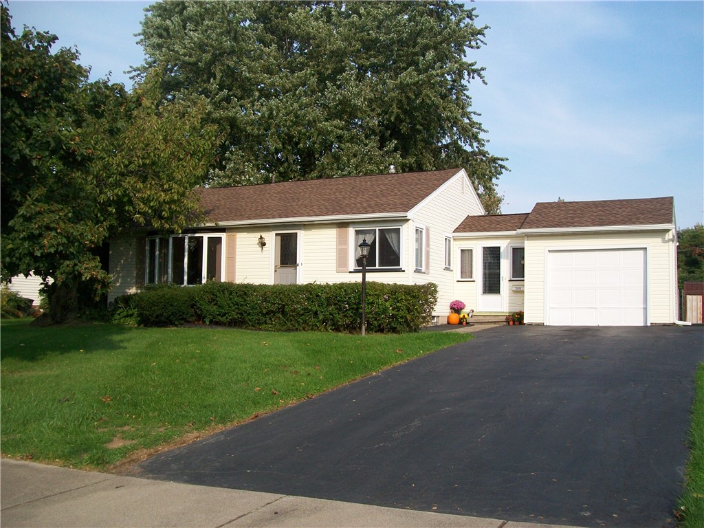 360 Armstrong Rd. Double wide driveway
