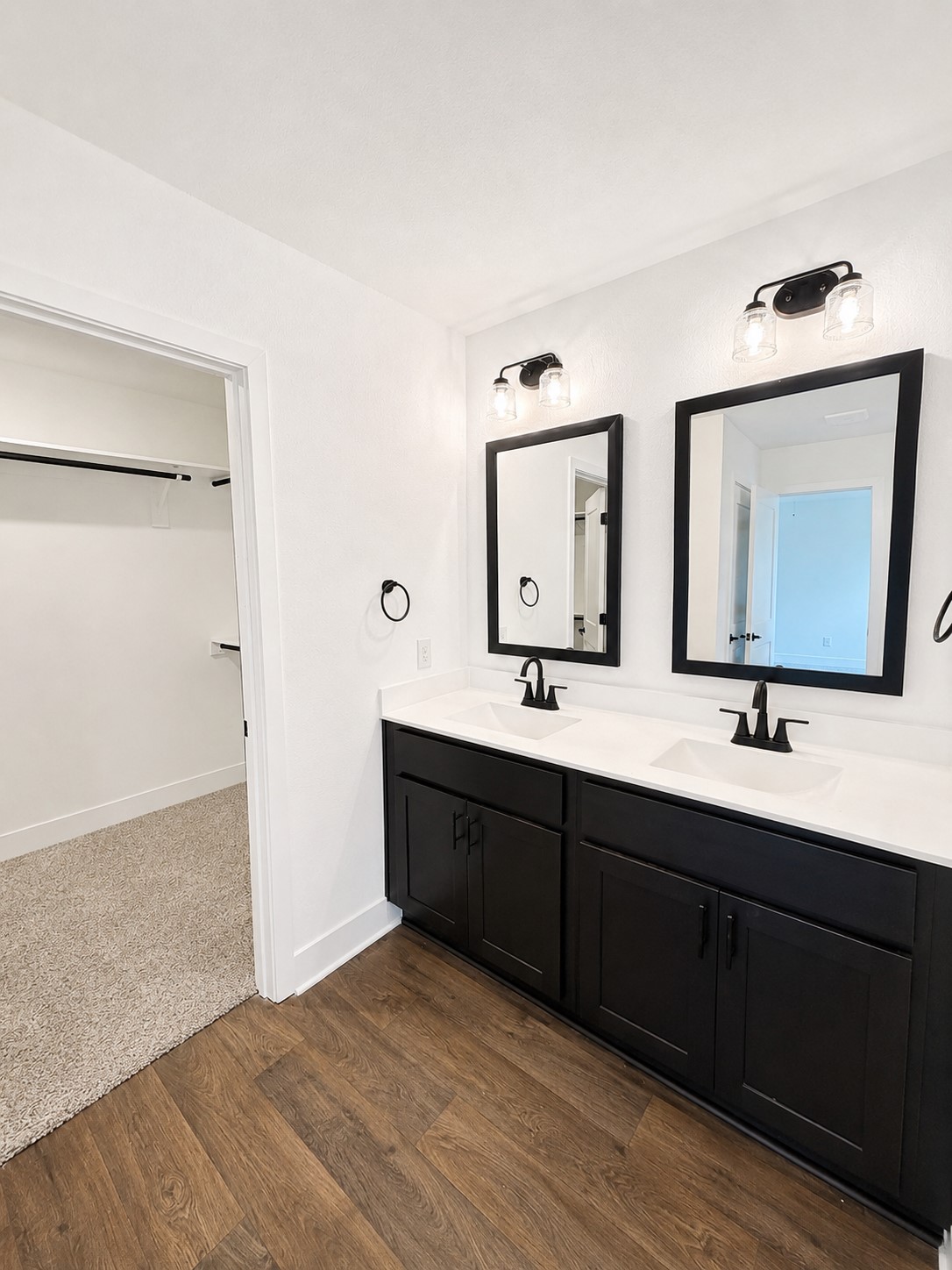 9304 Hard Rock Road Conroe, TX 77303 - Photo 14 of 15 Primary Double Sinks