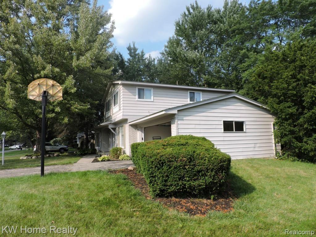 7163 Stonebrook Road West Bloomfield, MI 48322 - Photo 6 of 46 South View.jpg
