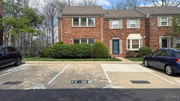 $2,250 | 9124 Dominion Circle, Cincinnati, OH 45249