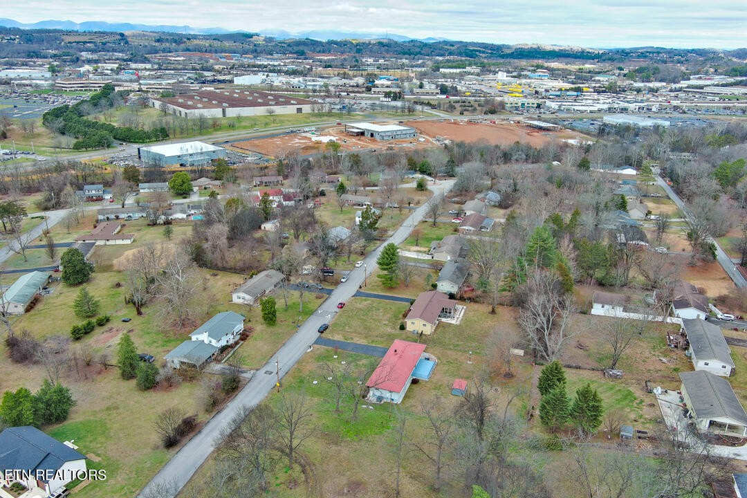 208 Pat Road Knoxville, TN 37922 - Photo 3 of 29 Gallery Image 3