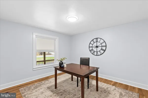 a view of room with a workspace