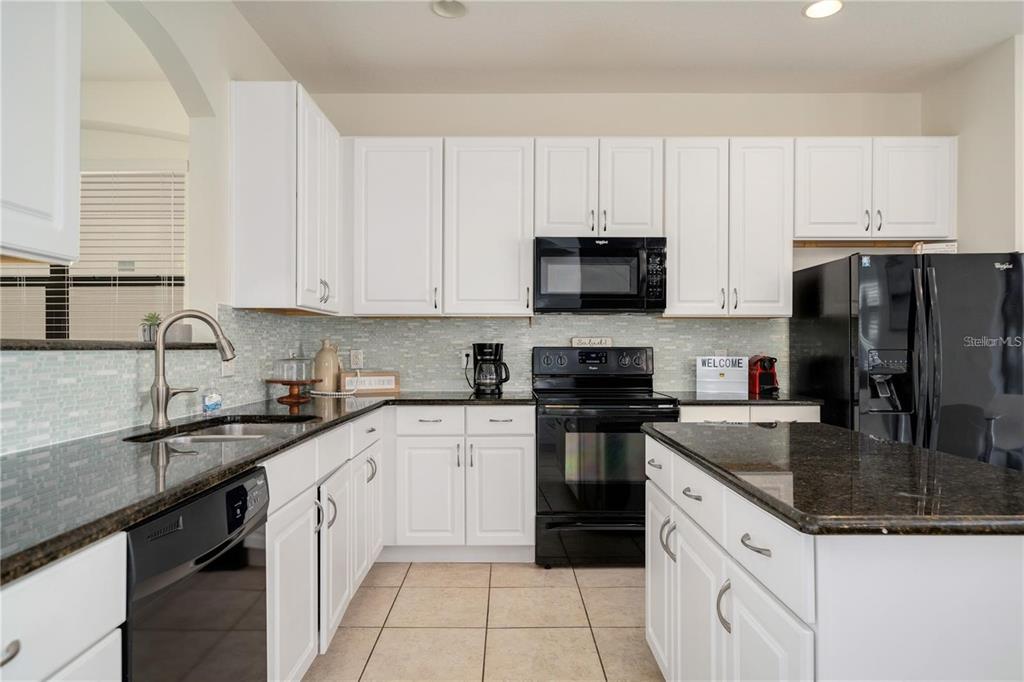 2641 Tranquility Way Kissimmee, FL 34746 - Photo 3 of 41
