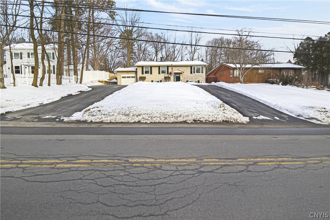 2813 Oneida Street Utica, NY 13501 - Photo 3 of 41