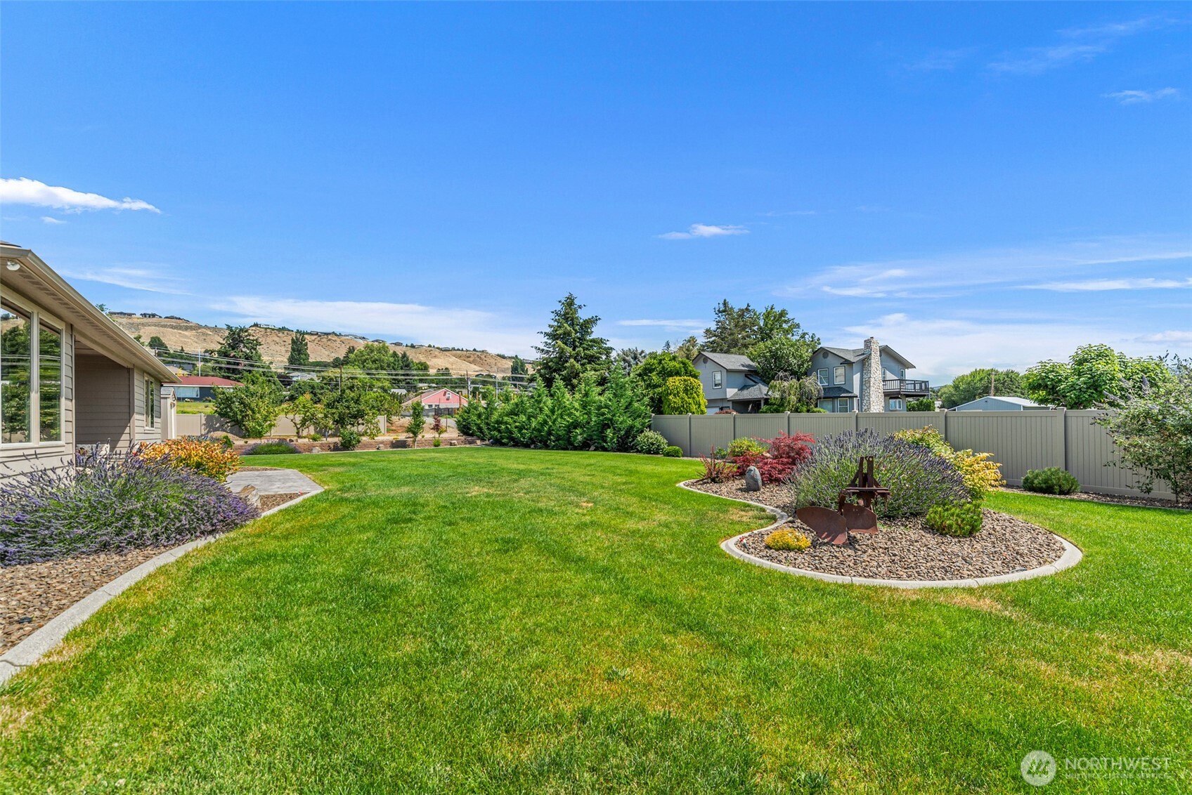 2777 Northwest Arlenes East Wenatchee, WA 98802 - Photo 36 of 40