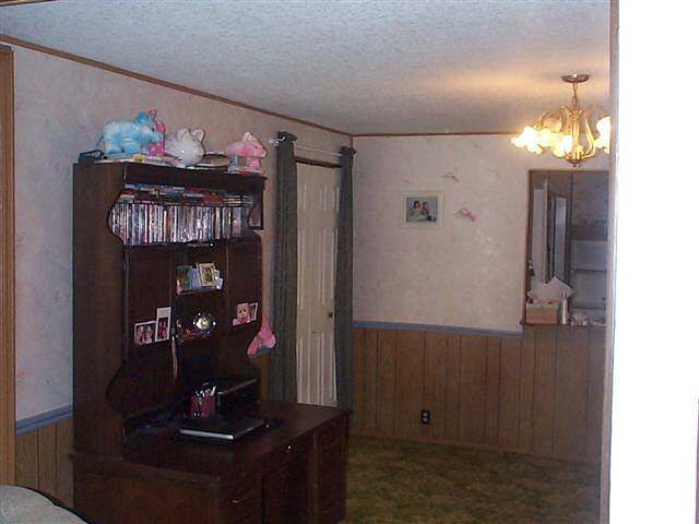 304 East Main Street Butler, IN 46721 - Photo 3 of 5