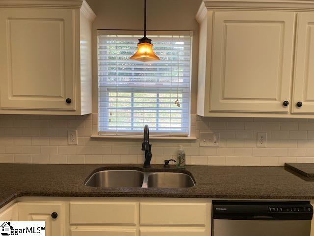 13 Arlington Road Greer, SC 29651 - Photo 6 of 31 Gallery Image 6