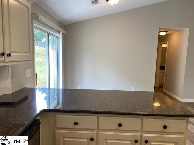 13 Arlington Road Greer, SC 29651 - Photo 7 of 31 Gallery Image 7