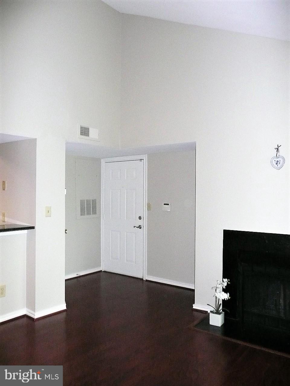 3903 Penderview Drive, Unit 1535 Fairfax, VA 22033 - Photo 4 of 36