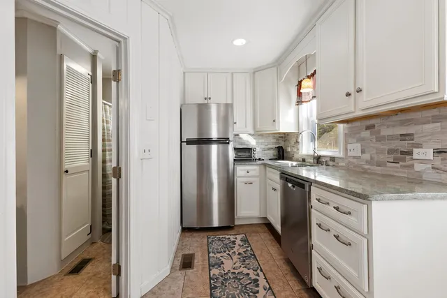 $648,000 | 33 Endicott Street, Unit 7, Wolfeboro, NH 03894