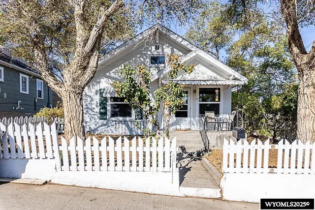 $179,000 | 804 Connecticut Avenue, Rock Springs, WY 82901