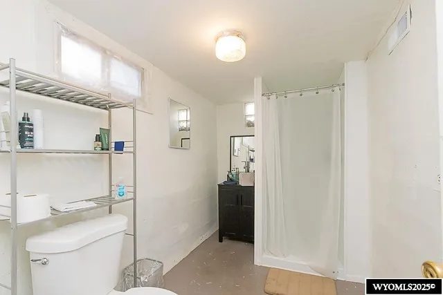 $179,000 | 804 Connecticut Avenue, Rock Springs, WY 82901