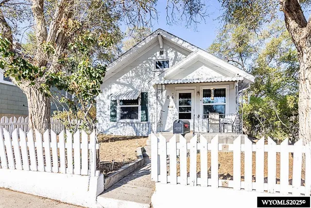 $179,000 | 804 Connecticut Avenue, Rock Springs, WY 82901