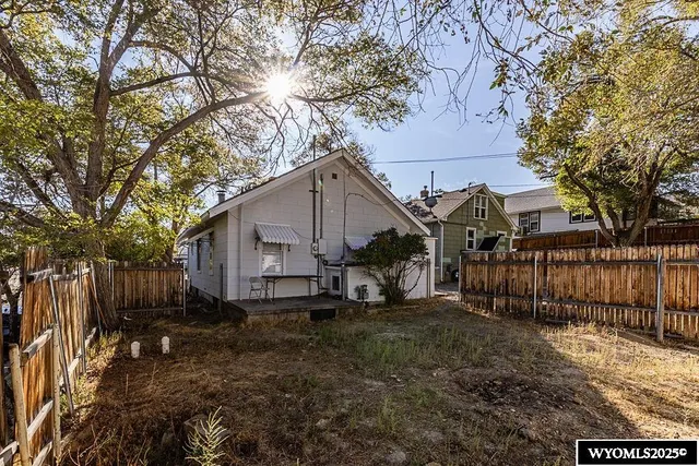 $179,000 | 804 Connecticut Avenue, Rock Springs, WY 82901